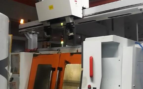 自动上下料机械手